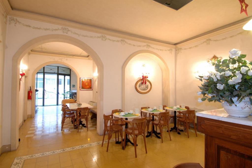 Hotel Moderno 피사 외부 사진