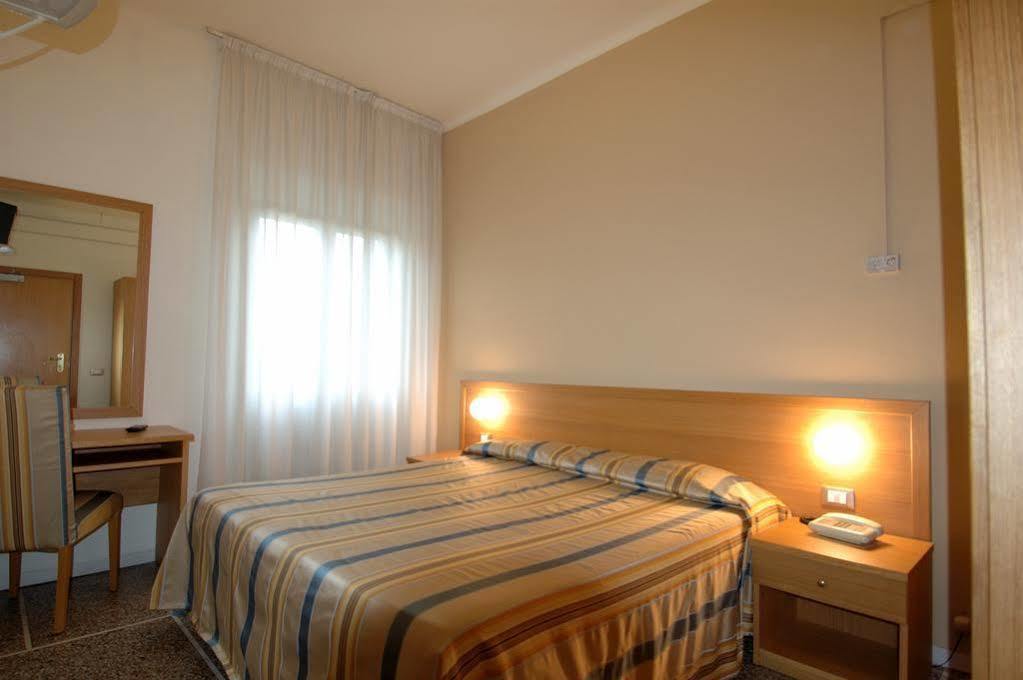 Hotel Moderno 피사 외부 사진